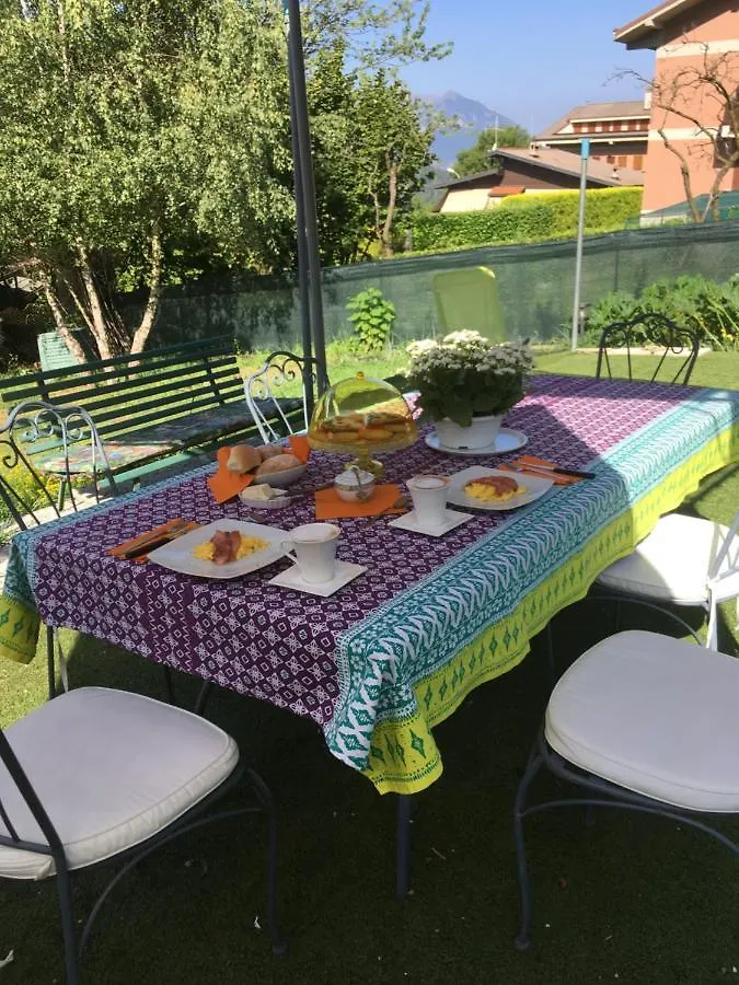 Rainbow House Apartment Esino Lario