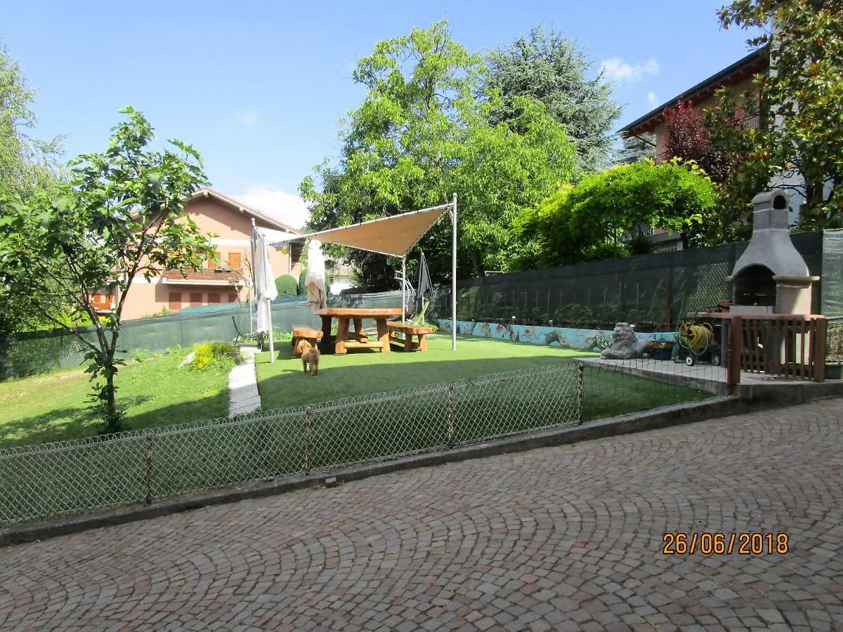 Rainbow House Apartment Esino Lario Italy